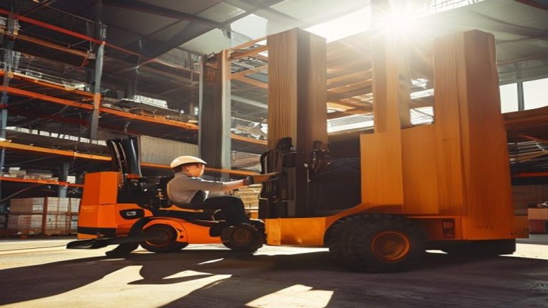 Cerita Pak Budi: Sewa Forklift 10 Ton di Bandar Lampung Solusi Cepat